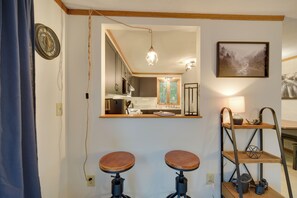 Interior - Hermantown Home w/ Decks, Grill & Hot Tub! (Duluth)