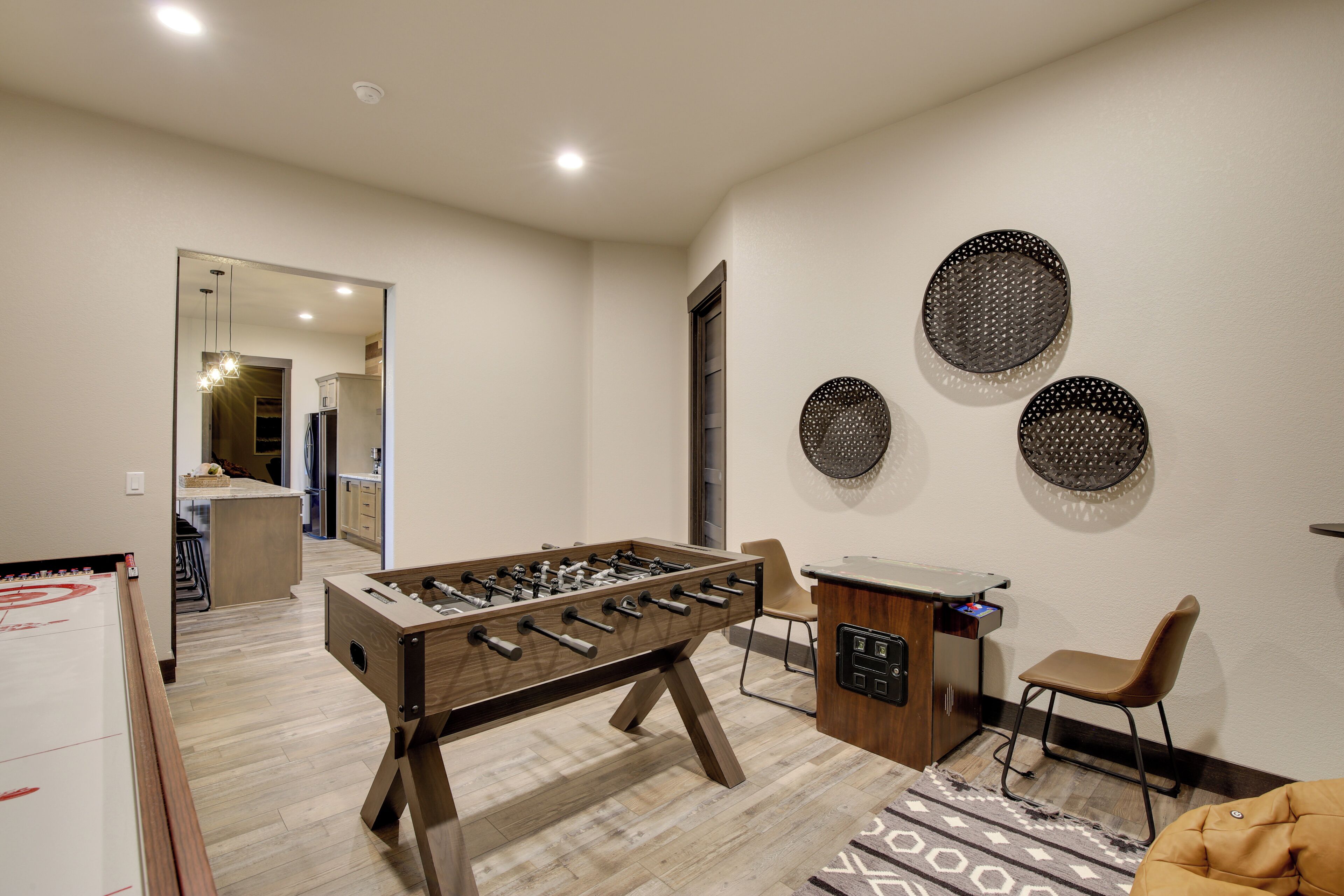 House (5 Bedrooms) | Interior