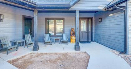 South Dakota Retreat w/ Hot Tub, Fire Pit & Grill!