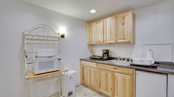 Apartment (1 Bedroom) | Private kitchen