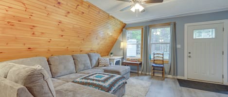 House (2 Bedrooms) | Interior
