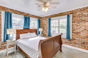 House (3 Bedrooms) | Interior - 2 Mi to Mashes Sands Beach: Quiet Home w/ Dock! (Panacea)