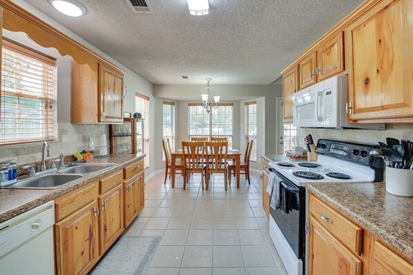 House (3 Bedrooms) | Interior - Hot Springs Getaway w/ Deck, 8 Mi to Downtown! (Hot Springs)