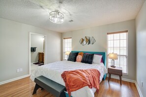 Interior - Hot Springs Getaway w/ Deck, 8 Mi to Downtown! (Hot Springs)