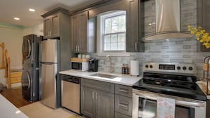 Interior - Fire Pit + On-site Pond: Hudson Valley Home! (Wappingers Falls)