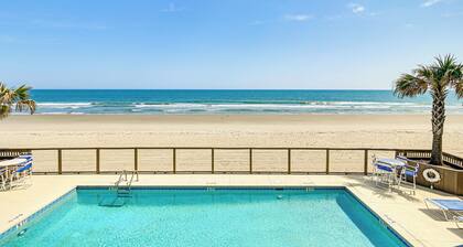 Oceanfront South Carolina Retreat - Pool & Balcony