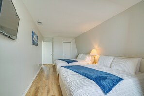 House (2 Bedrooms) | Interior - Hernando Beach Waterfront Home w/ Boat Dock & Deck (Spring Hill)