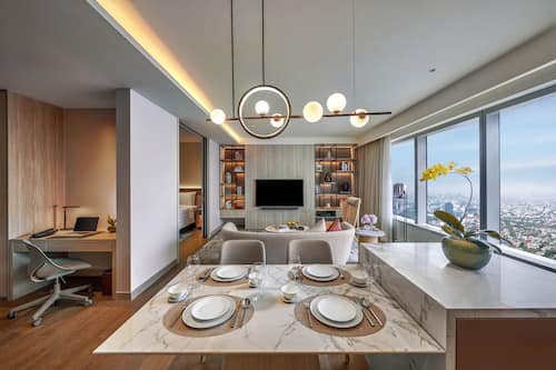2 Bedroom Deluxe Suite | City view