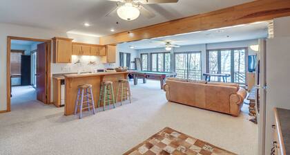 Fairfield Bay Retreat w/ Fireplaces & Lake Access