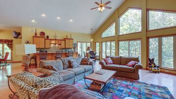 House (Multiple Bedrooms) | Front of property