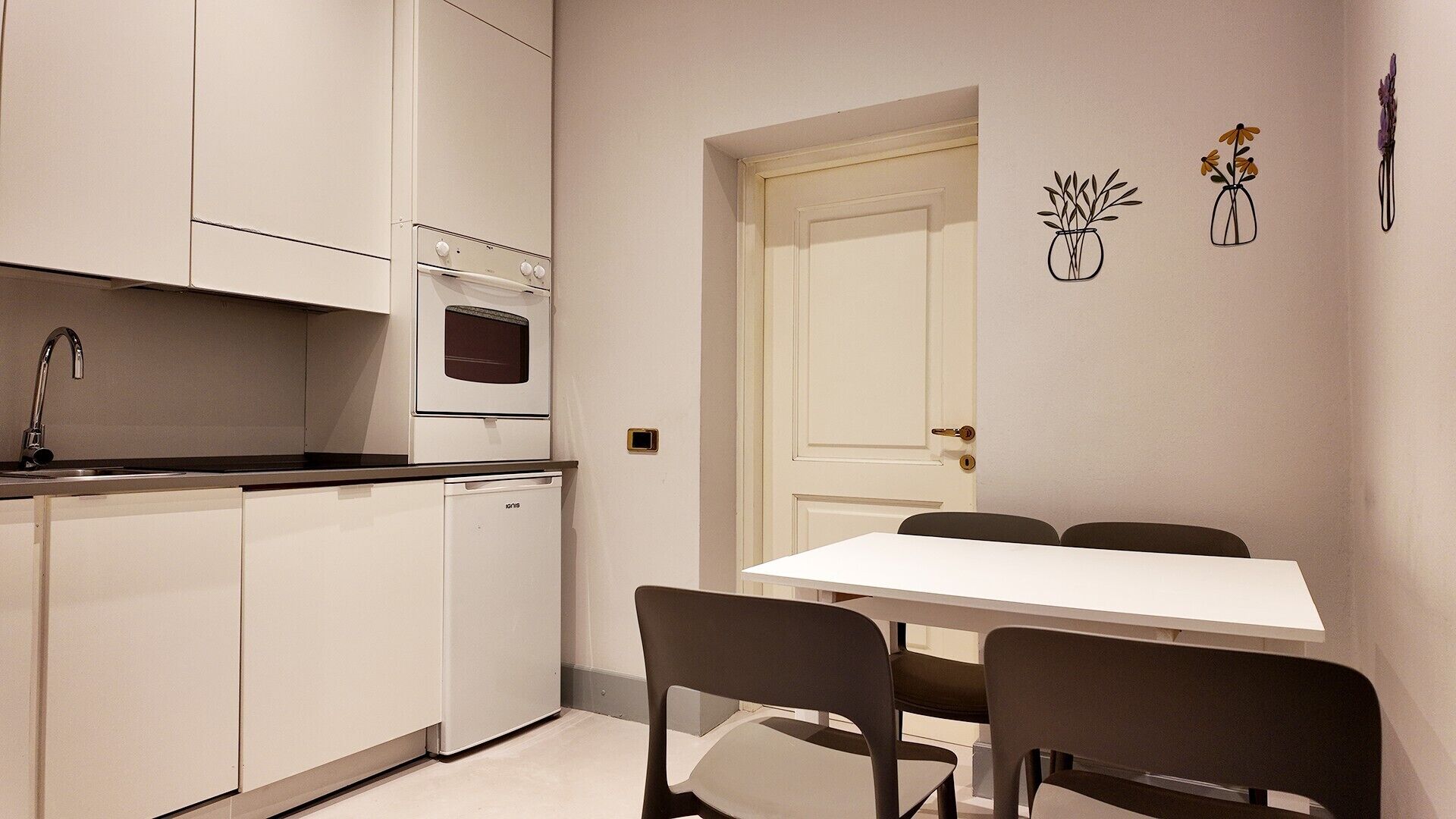 经典公寓 | 私人厨房 | 大冰箱、微波炉、烤箱、洗碗机