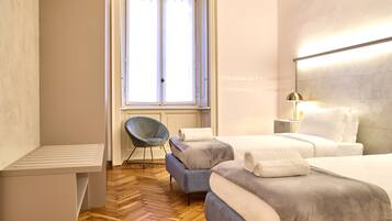 Classic Apartment ( Via Cosimo del Fante 8) | Ferros/tábuas de passar roupa, Wi-Fi de cortesia, roupa de cama