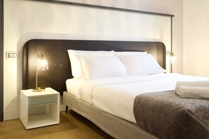 Comfort Apartment (Viale Caldara 35/A) | Tabla de planchar con plancha, wifi gratis y ropa de cama 