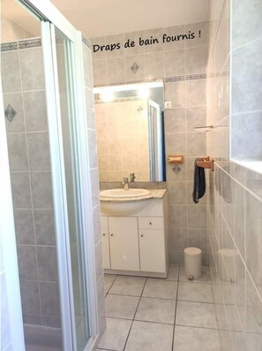 Towels, soap, toilet paper - Gîte de la Tride 2 (Lectoure)
