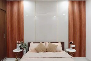 3 slaapkamers, een bureau, een strijkplank/strijkijzer, gratis wifi