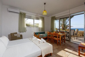 1 bedroom, iron/ironing board, free WiFi, bed sheets - Romantica Beach Superior Family Room (Hersonissos)