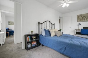 4 bedrooms, desk, iron/ironing board, WiFi - Huckleberry House Apartment 2F (North Wales)