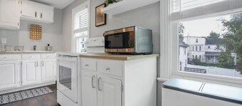 Huckleberry House Apartment 2F