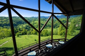 Egyptian cotton sheets, premium bedding, memory-foam beds, in-room safe - Akasha Retreat (Moieciu de Jos)