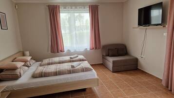 1 Schlafzimmer, Reisekinderbett, kostenloses WLAN, Bettwäsche