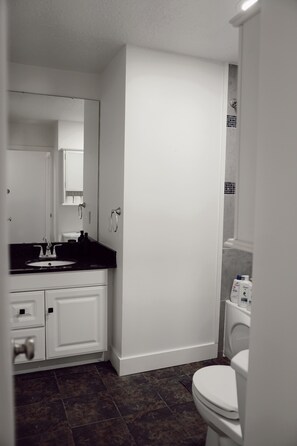 Handdukar, tvål och toalettpapper