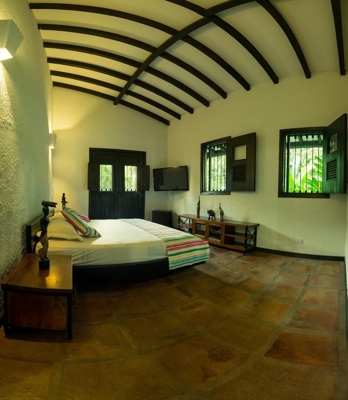 3 bedrooms, desk, travel crib, free WiFi