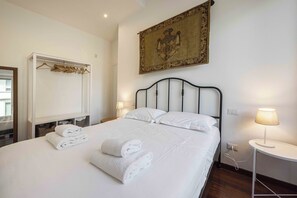 Comfort Apartment | 2 bedrooms, premium bedding, down comforters, laptop workspace - Poliziano Apartment by Mmega (Florence)