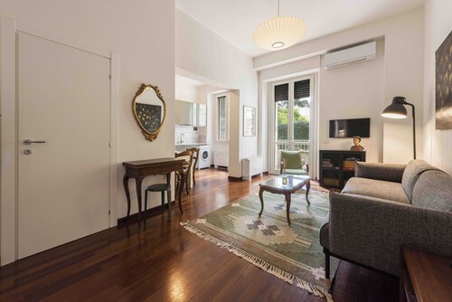 Poliziano Apartment by Mmega