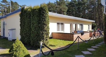 Gemütlicher Bungalow in direkter Küstenwaldlage - 5 min zum weißen Ostseestrand