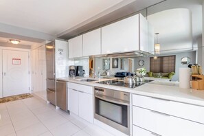 Frigorifero, macchina per tè/caffè, pentole/stoviglie/utensili