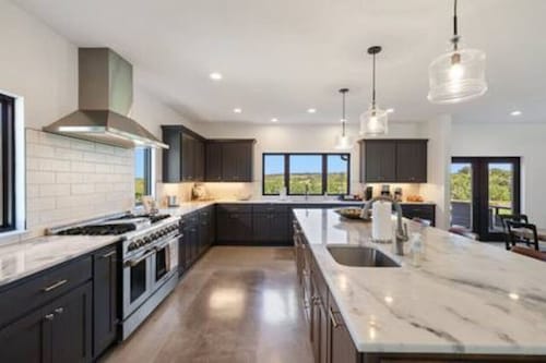 La Grange Modern Farmhouse, breathtaking views!