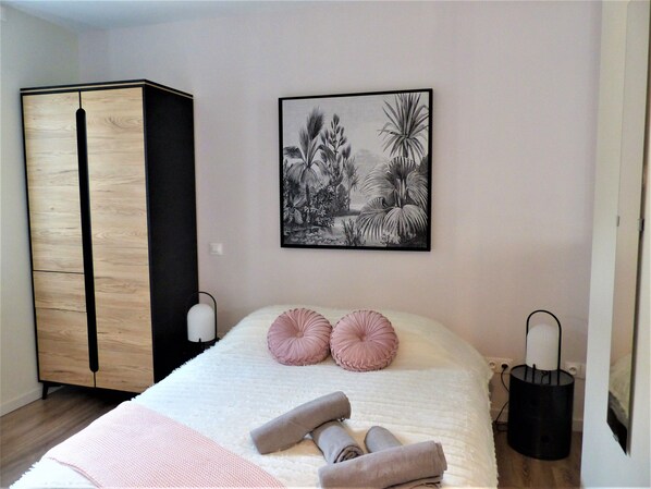 1 bedroom, iron/ironing board, free WiFi, bed sheets - Coeur Rouennais4P-HistoricCenter-PedestrianStreet (Rouen)