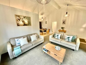 TV - Perfect On The Park! (Tauranga)