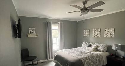 Cozy Home on Historic Route 66 Right Outside of Fort Leonard Wood