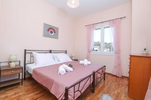 City Apartment | 2 bedrooms, iron/ironing board, free WiFi, bed sheets - Fioraki Place by Corfu Escapes (Corfu)