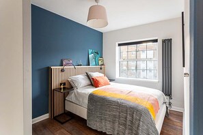 2 Schlafzimmer, Schreibtisch, Bügeleisen/Bügelbrett, Internetzugang