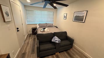 2 habitaciones, tabla de planchar con plancha, cuna de viaje y wifi