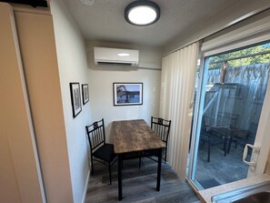 Dining - Retreat near UO, Autzen, Amazon Park | 2 Studio - 2 Bath (Eugene)