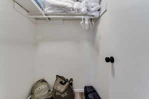 Interior - 😍 Updated Condo (# 3) near UO, Autzen Stadium, Amazon Park (Eugene)