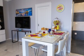 Dining - Modern apartment in Chiaia on two levels with panoramic terrace (Napoli)