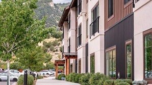 Property grounds - Iron Mt Hot Spgs Condo #207 | Mtn Views | Sleeps 4 (Glenwood Springs)