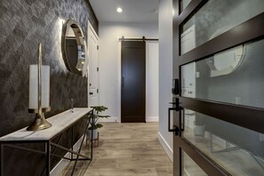 Interior - Modern Luxury Dream Home 6 minutes from Downtown. SLEEPS 8 (Houston)