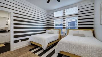 3 bedrooms, desk, iron/ironing board, travel crib