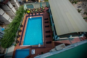 Outdoor pool - Apartment 79 (Lagos)