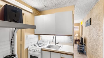 Frigorifero, forno, macchina per tè/caffè, tostapane