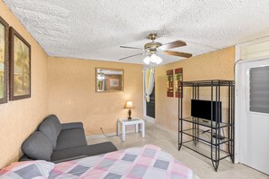 1 bedroom, iron/ironing board, WiFi, bed sheets