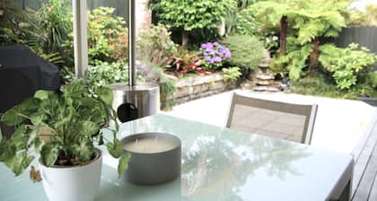 Sea Breeze - Stunning Views in a Modern Auckland Northshore Holiday Home