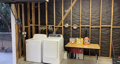 1-Story Guesthouse EV Tesla Charger