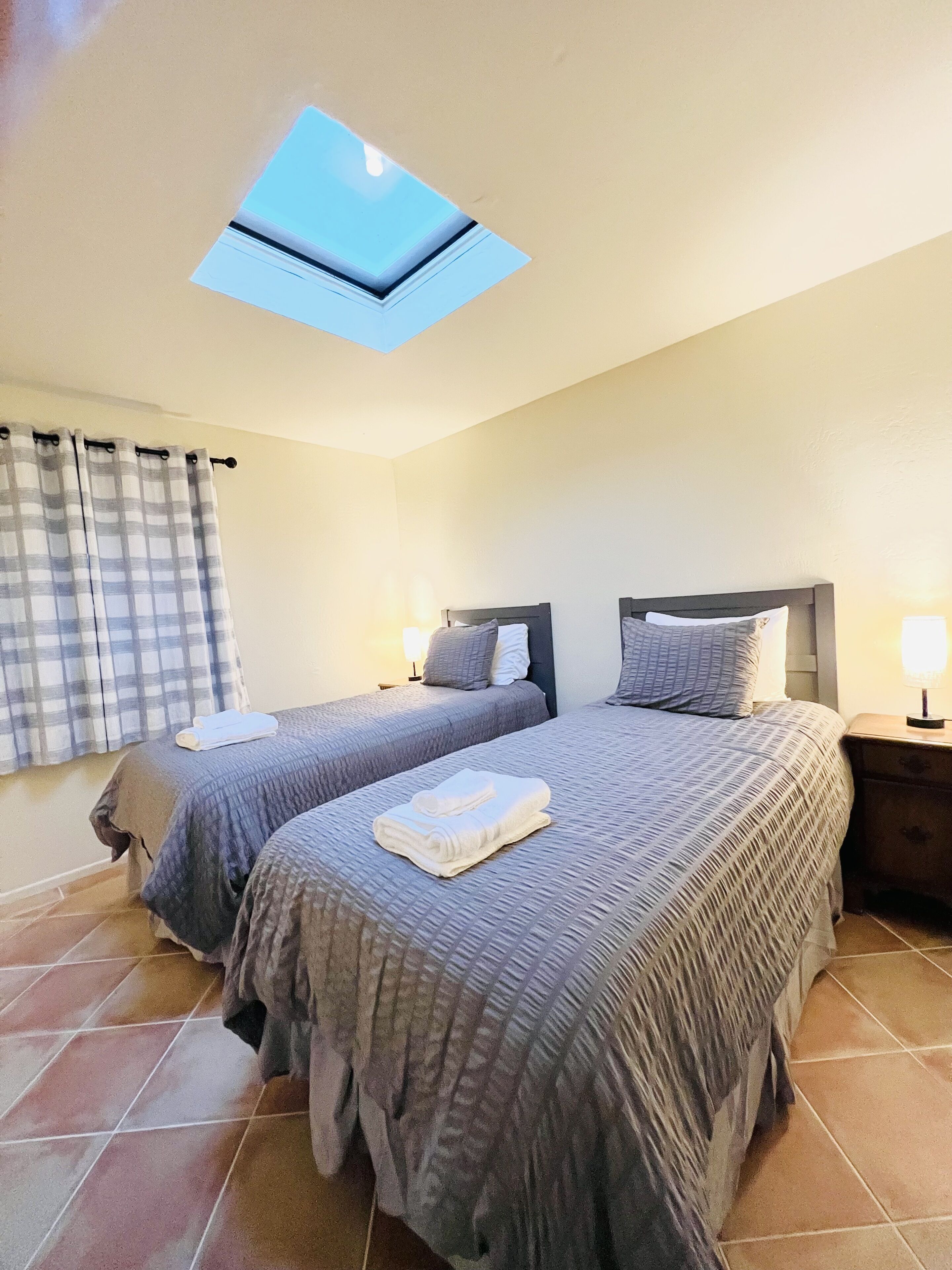 2 sovrum, strykjärn/strykbräda, wi-fi och sängkläder