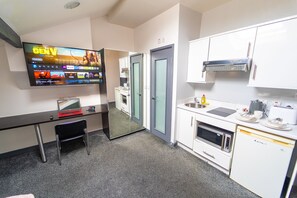 开间 | 私人厨房 | 冰箱、微波炉、烤箱、炉灶